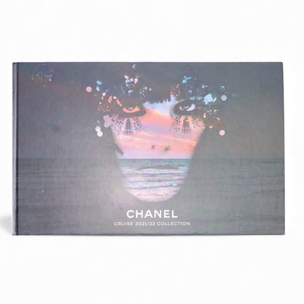 CHANEL Cruise Collection Art Book - Multicolor